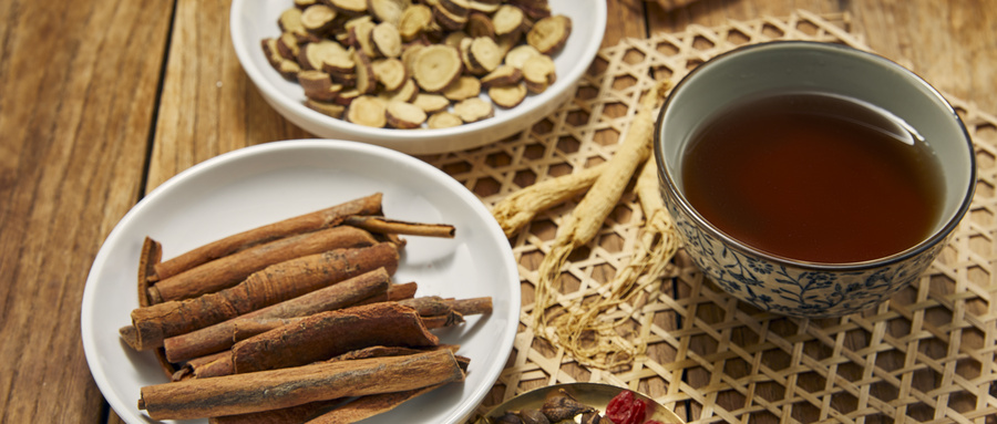 成都治疗卵巢癌好的中医院丨卵巢癌腹水、盆腔痛?中医 2 招 “减负止痛”